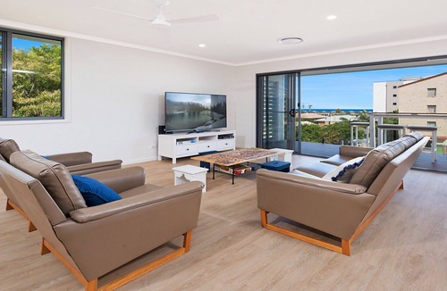 Kings Beach House | 35 Moreton Parade Kings Beach QLD