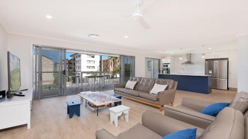 Kings Beach House | 35 Moreton Parade Kings Beach QLD