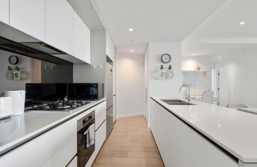 Docklands Apartment | 39th floor luxurious spacious apartment