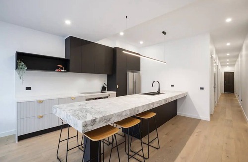 Coburg House | 3Bed/2Bath Entire House - The Charmern