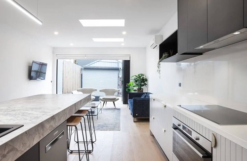 Coburg House | 3Bed/2Bath Entire House - The Charmern