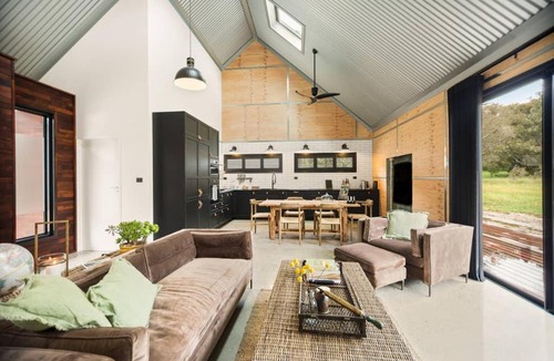 Whitfield House | 3BlackSHEDS