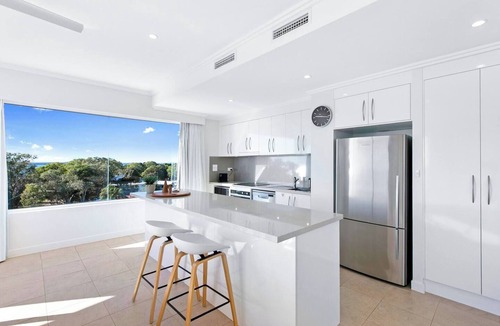 Urangan Apartment | 3BR/3Bath Resort Apt 2 Pools + Gym + 2 Car PK