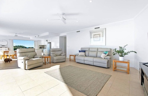 Urangan Apartment | 3BR/3Bath Resort Apt 2 Pools + Gym + 2 Car PK