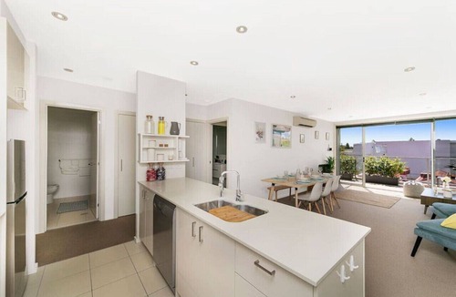 Braddon Apartment | 3BR Braddon Flat, 8 mins walk to CBD