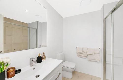 Braddon Apartment | 3BR Braddon Flat, 8 mins walk to CBD - Hosted by Canstay