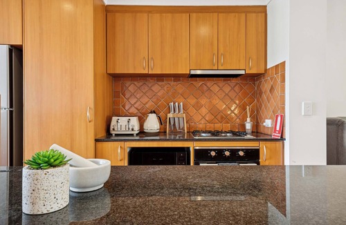 East Perth House | 3BR | City Views | 2 Car Park | Fast Wifi
