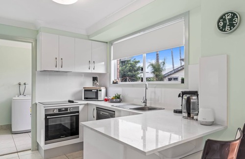 South Evans Head Apartment | 3BR coastal retreat with WiFi, air-con, gaming systems, BBQ patio