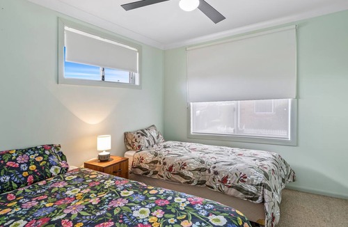 South Evans Head Apartment | 3BR coastal retreat with WiFi, air-con, gaming systems, BBQ patio