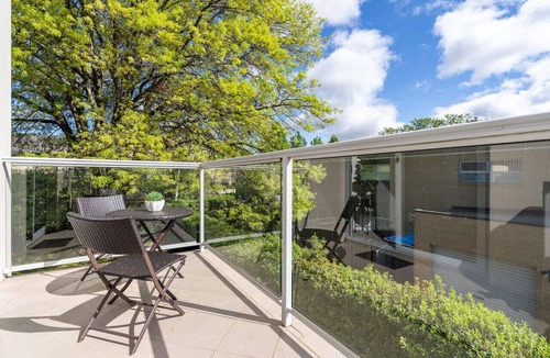 Braddon Apartment | 3BR Modern Apt | Prime Location 7 Mins to CBD!