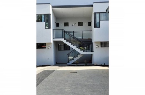 Attadale Apartment | 3BR Sanctuary: Riverside Escape Near Freo & Perth