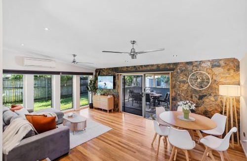 Holloways Beach House | 3BR Tropical Retreat Steps to Holloways Beach