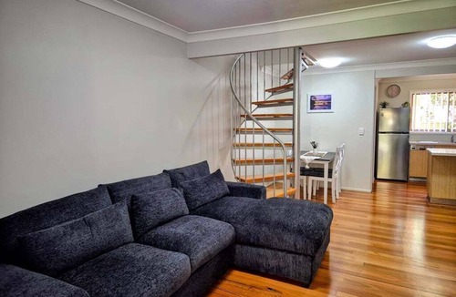 Tewantin Apartment | 4/8 Hilton Terrace, Noosaville, 4566
