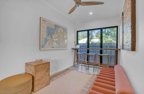 Cable Beach House | 4 Bedroom 2 Bathroom Luxury House with Pool (Sleeps 10)