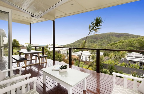 Mount Coolum House | 4 Bedroom Modern Beach House with Ocean & Mountain Views