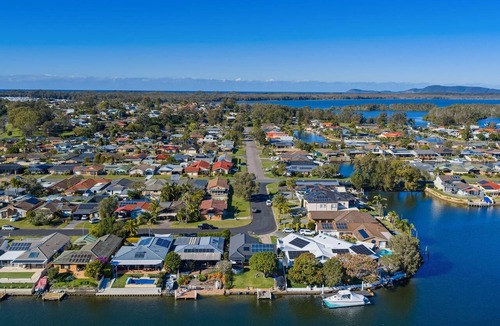 Forster House | 4 Murray Avenue, Forster