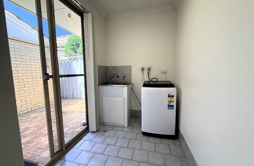 Nollamara Villa | 4 Private 3BR Villa Near Yokine & Parking