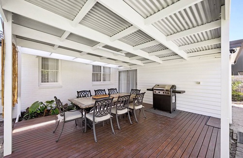 East Geelong House | 416 Coastline - Refurbished stay in East Geelong
