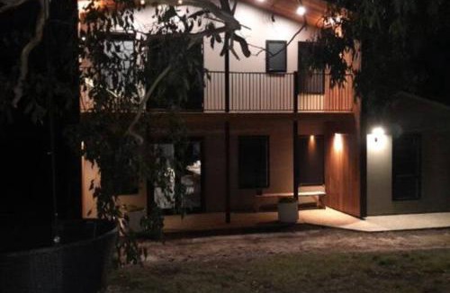 Surveyors Bay House | 44onRoaring - in the Huon Valley