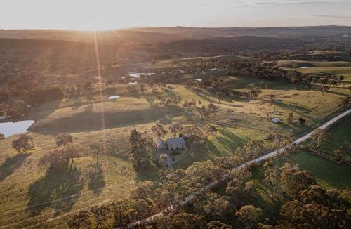 Talunga Villa | 47 WOOLSHED ROAD - Adelaide Hills rural retreat