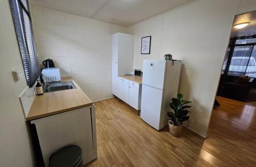 Kambalda Apartment | 4b Kambalda East