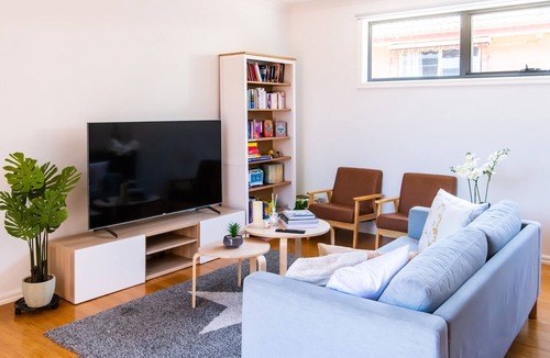 Forest Hill House | 4Bedrooms 3.5bath' with NETFLIX & NBN near Forest Hill Chase Shopping centre