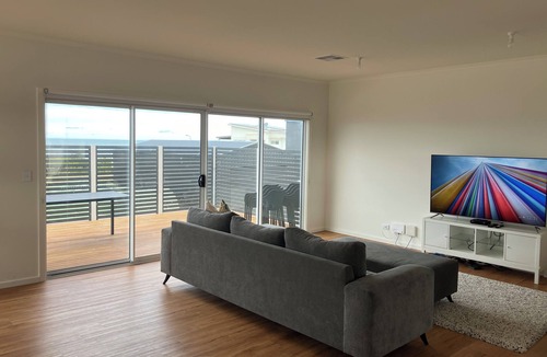 Marion Bay House | 5 bedroom beachside house with ocean views in Marion Bay