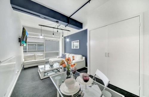 Chinatown Apartment | 5 Guests Charming 1-Bedroom City Apt - Perfect Location