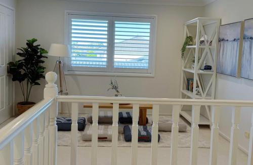 Caves Beach House | 5 Mins Walk to Beach, Large 5BR, 3 Bathrooms House