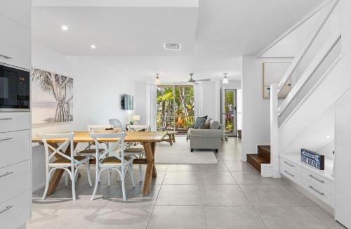 Sunshine Beach Apartment | 5 Samarin Court Convenient and Comfortable