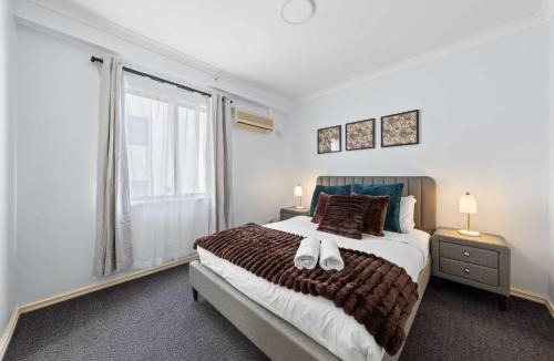 East Perth Apartment | 50 Bright Breezy East Perth Pool Gym & Parking