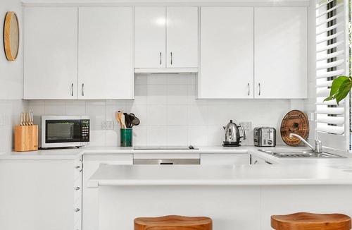 Manly Apartment | 50m to Manly beach - 3 bedrooms + pets welcome