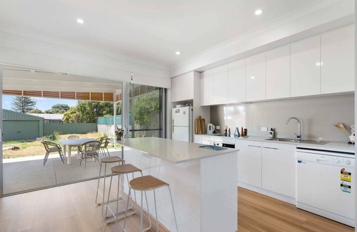 Victor Harbor House | 52 Esplanade - Seafront House in Central Location - *Ground Floor Only*