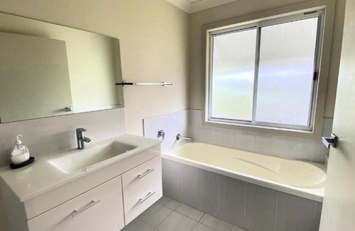 Wooli House | 54 Kendall