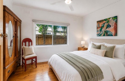 Rosebud House | 55 Seconds of Summer by Ready Set Stay BYO Linen and Towels