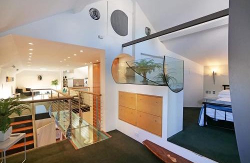 Perth House | 57 6BR Perth Highgate Stay Near HBF Gated Parking