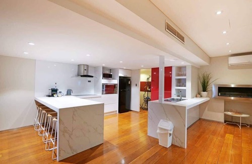 Perth House | 57 Huge Perth Highgate Stay Near HBF Gated Parking