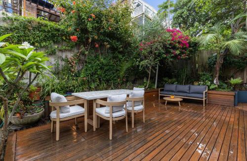 Bondi Beach Apartment | 5BR Sunny Bondi Home Steps to Beach for 13
