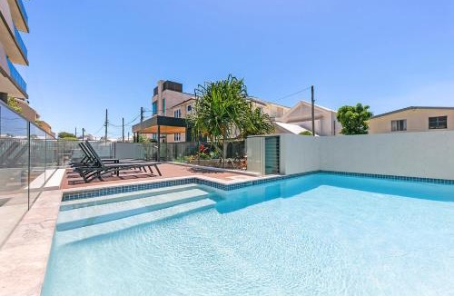 Palm Beach Apartment | 5th Floor Beachside Ocean View with Wi-Fi, Pool and Gym