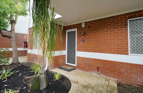 South Perth Apartment | 6 Light Bright Home in South Perth