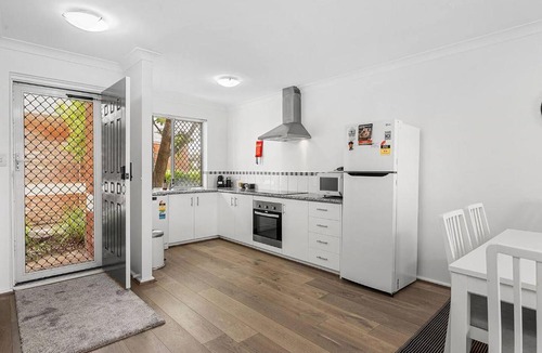 South Perth Apartment | 6 Light Bright Home in South Perth