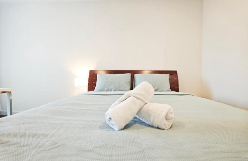 Box Hill Apartment | 607 - 2 bedrooms 2 bathrooms large balcony opposite Box Hill Central 5 people parking space Tempo luxury apartment