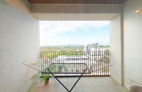 Box Hill Apartment | 607 - 2 bedrooms 2 bathrooms large balcony opposite Box Hill Central 5 people parking space Tempo luxury apartment