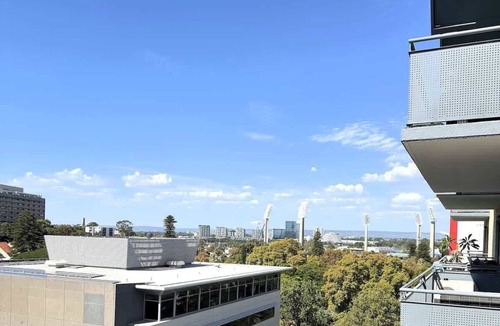 East Perth Apartment | 64 Sweeping Views EastPerth 2BR Pool+Pkg