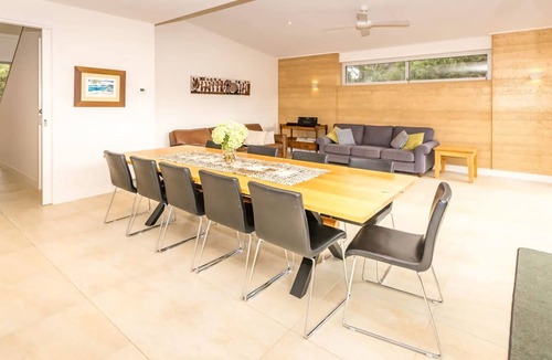 Sandy Point House | 69 Beach Parade Sandy Point 3959 Stay 3 Pay 2 Winter Special