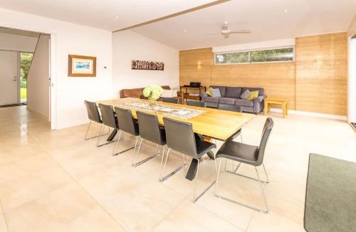 Sandy Point House | 69 Beach Parade Sandy Point 3959 Stay 3 Pay 2 Winter Special