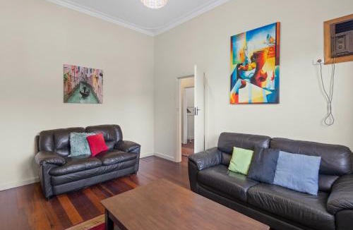 Highgate House | 69 RUSTIC CHARACTER HOME IN HIGHGATE