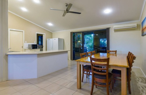 Exmouth House | 7 Skipjack Circle - Central Location