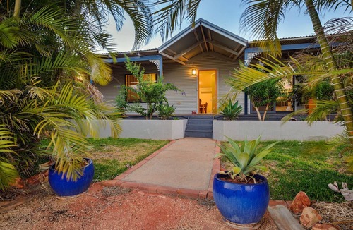 Exmouth House | 7 Skipjack Circle - Central Location