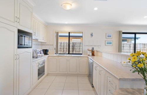 Nangkita House | 71 Blanche Pde Hindmarsh Island - No Linen Included
